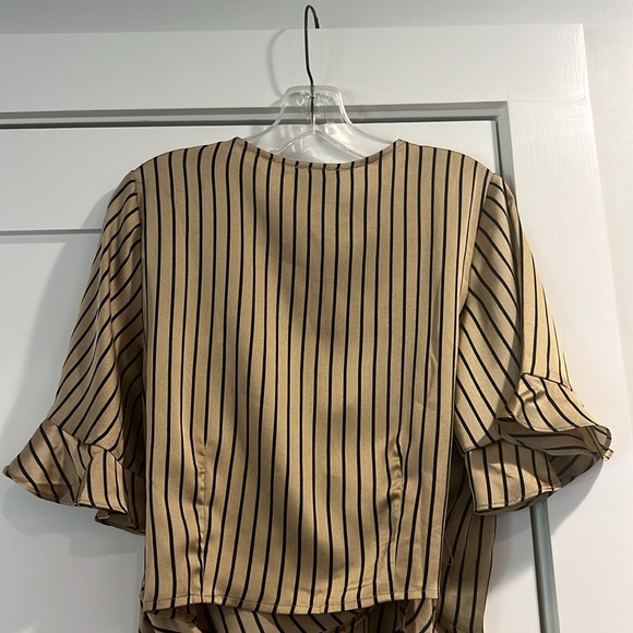 NWOT J.O.A. Wrap Blouse, Gold with Black Stripes - Picture 5 of 7